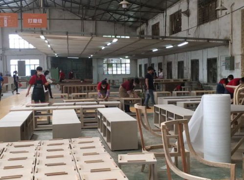 厂区阴影下的手 当“额外照顾”成为性骚扰的伪装