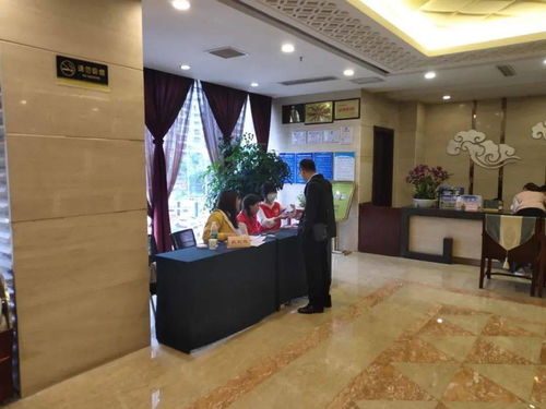 达州秦巴会上的“小凤凰” 一道亮丽的会议服务风景线